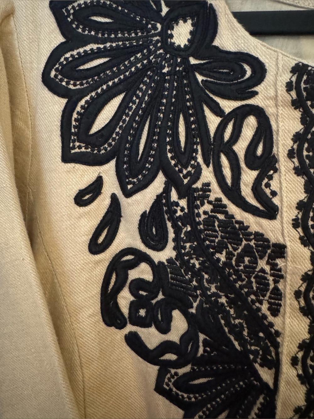 Chico's Jacket 100% Linen Tan Open Jacket with Black Embroidery Chicos Size 3 - Picture 14 of 15